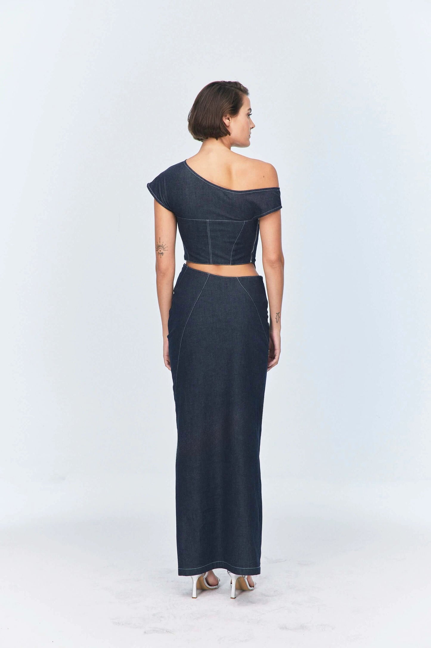 JENDUE Vonk Asymmetric Denim Skirt - Stylish High-Slit Midi by Jendue