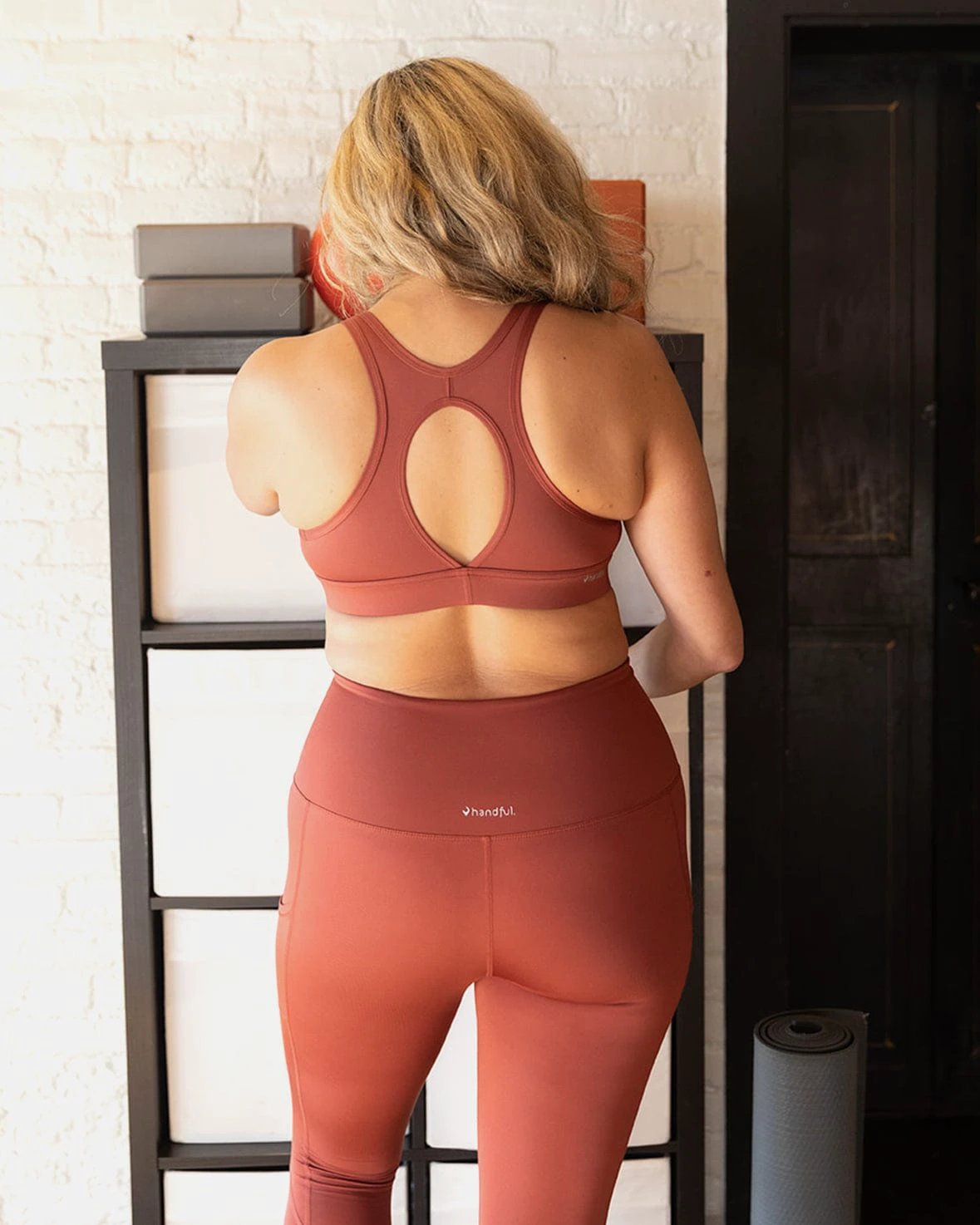 FaV Bra – Rooted by Handful
