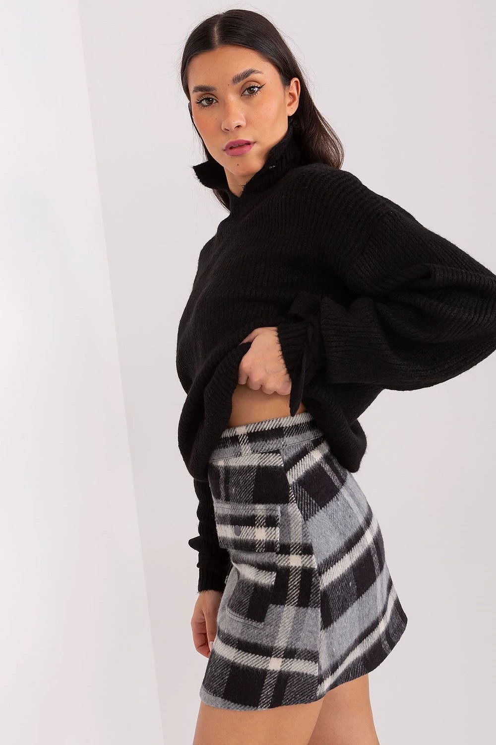 Short skirt Lakerta by Lakerta