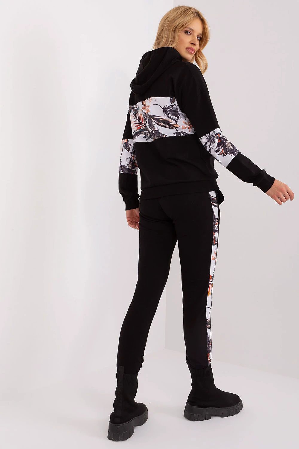 Set Relevance by Relevance