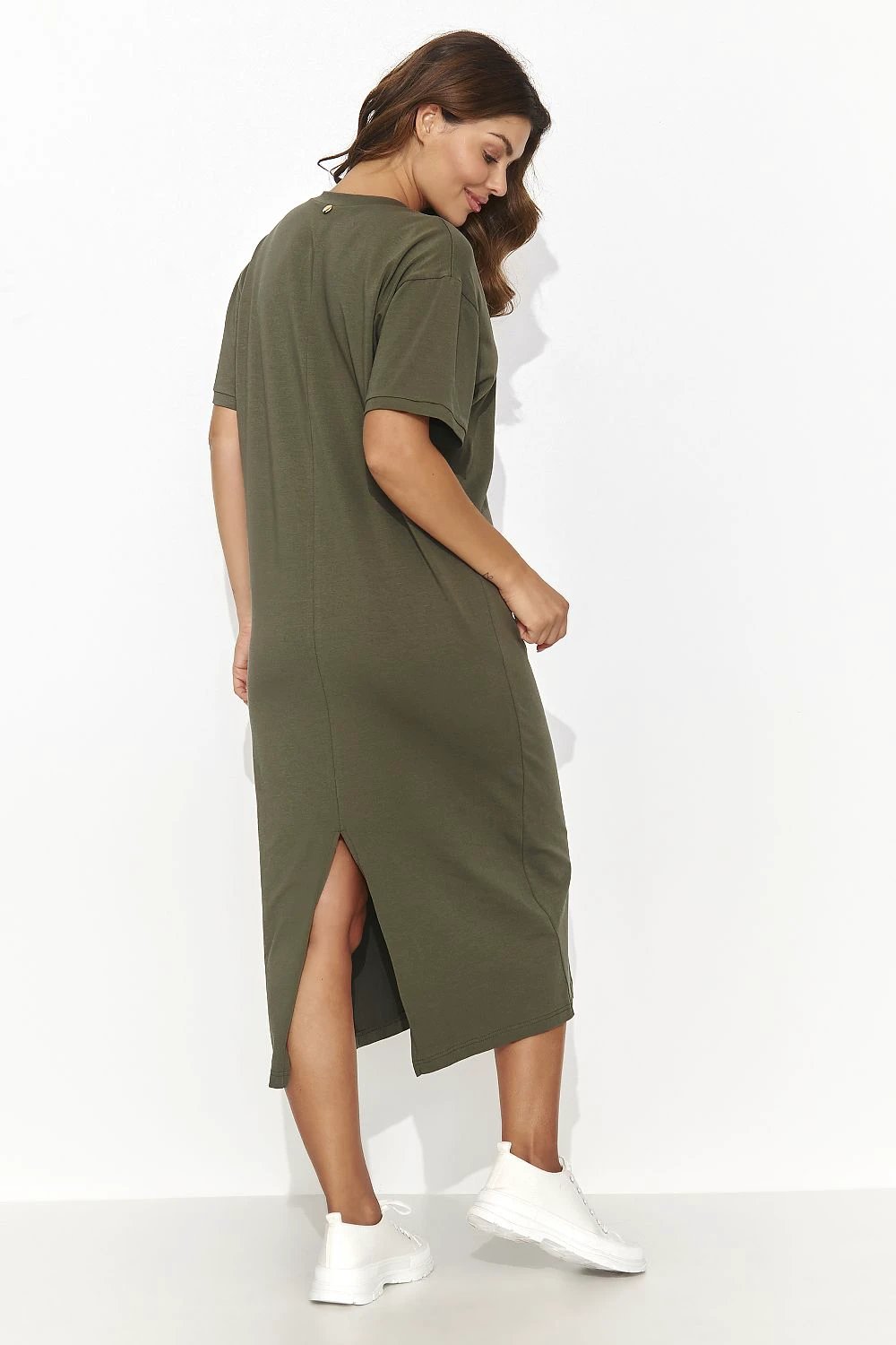 Numinou Daydress Casual Knit Dress Back Slit Heart Neckline by Numinou