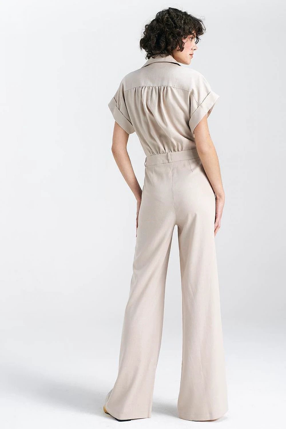 Suit Nife Regular-Cut Jumpsuit - Comfortable Blend of Viscose, Linen, and Cotton with V-Neckline by Nife