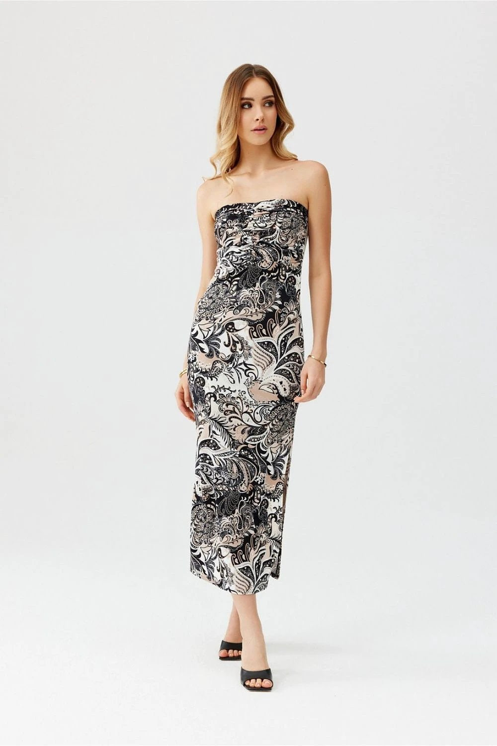 Roco Fashion Black Daydress - Elegant Fitted Design With Elastic Fabric For Freedom Of Movement by Roco Fashion