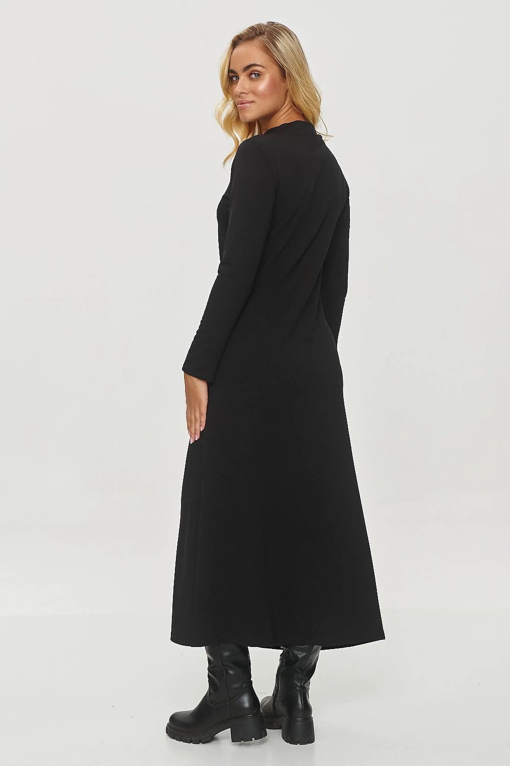 Makadamia Daydress Makadamia - Elegant Midi Length Black Cotton Dress with Draping by Makadamia
