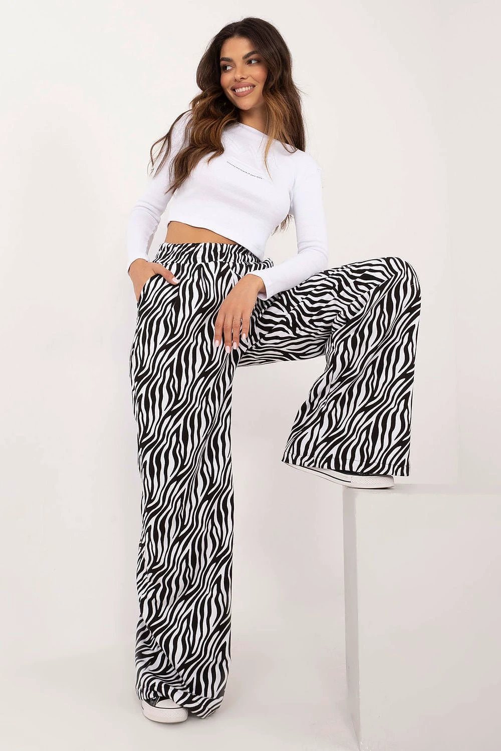 Set Factory Women's Casual Blouse and Wide-Leg Pants Set - Comfortable Cotton Elastane Blend for Everyday Movement by Factory Price