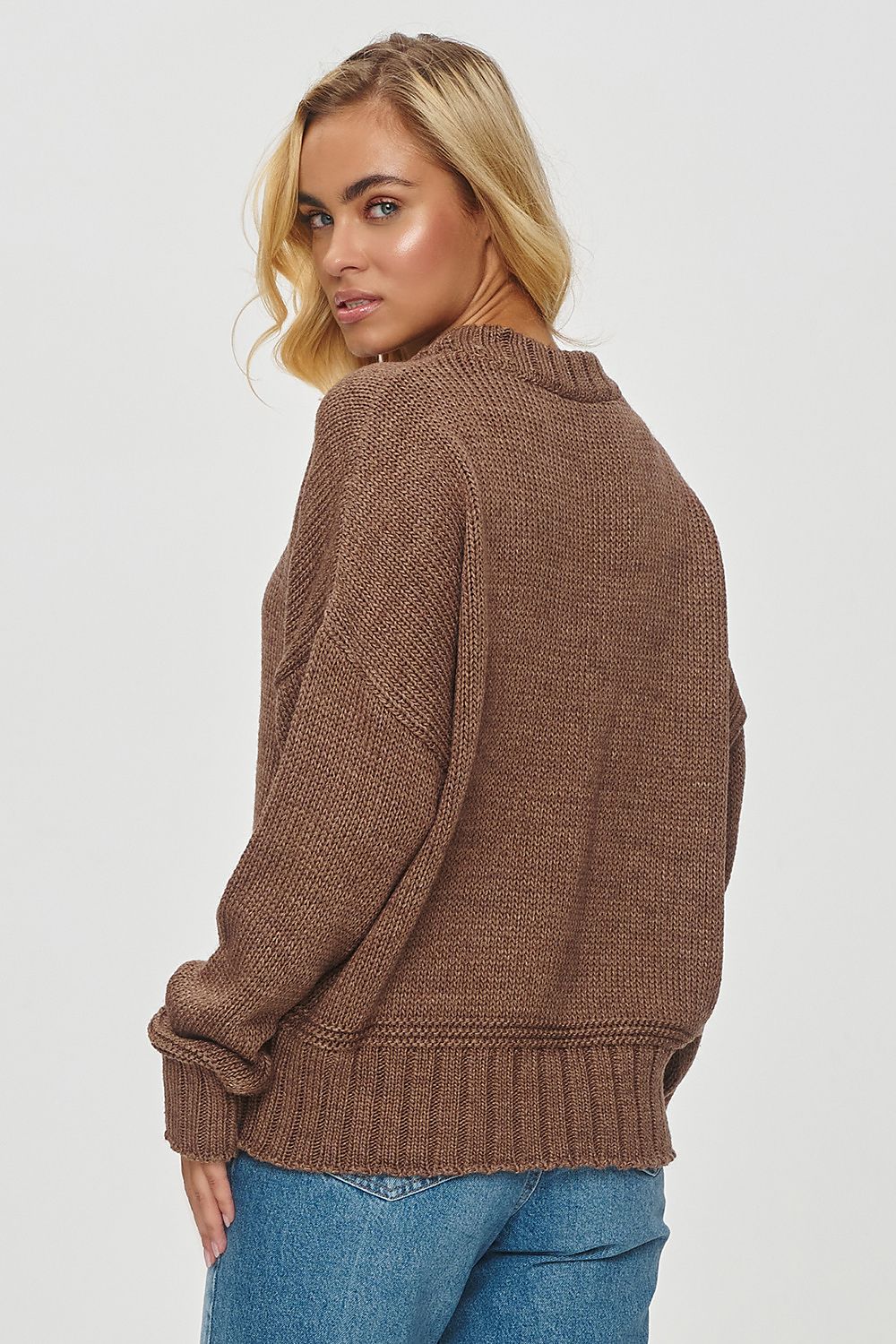 Jumper model 201812 Makadamia