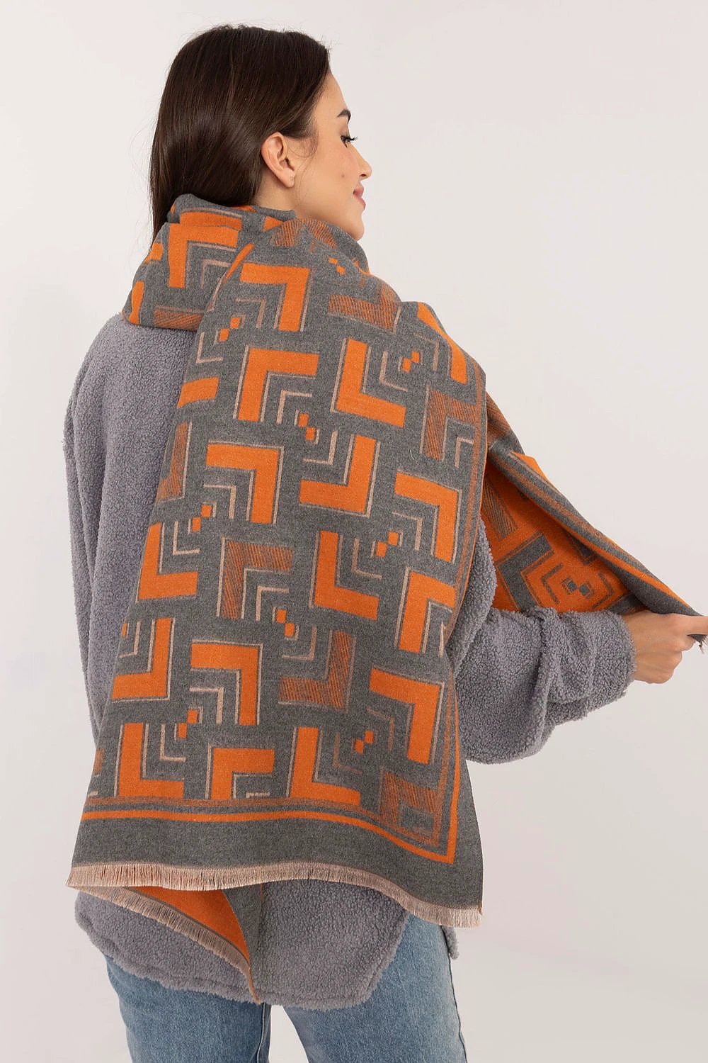 Shawl At Geometric Pattern With Tassels In Soft Viscose by AT