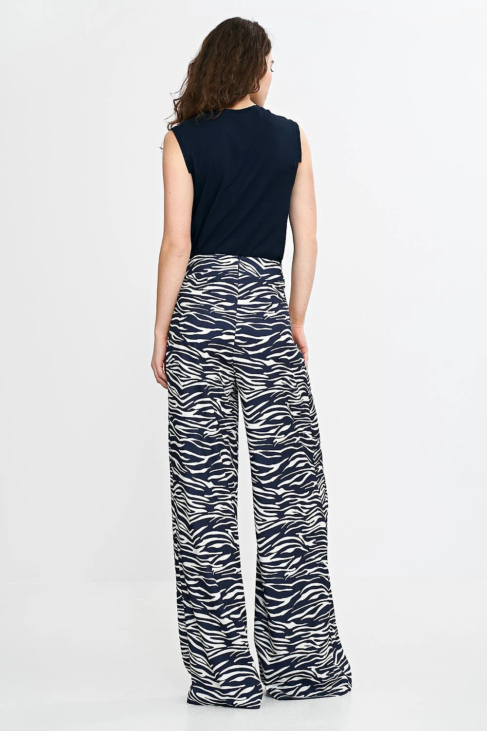 Nife Women's High-Waist Palazzo Trousers - Elegant Pleated Design for Comfort and Style by Nife