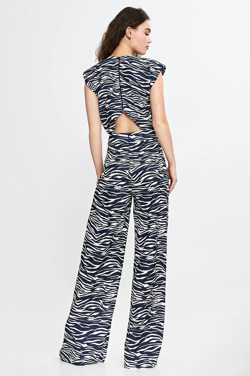 Suit Nife Jumpsuit - Stylish Regular Fit with Boat Neckline, Shoulder Pads and Wide Palazzo Trousers by Nife