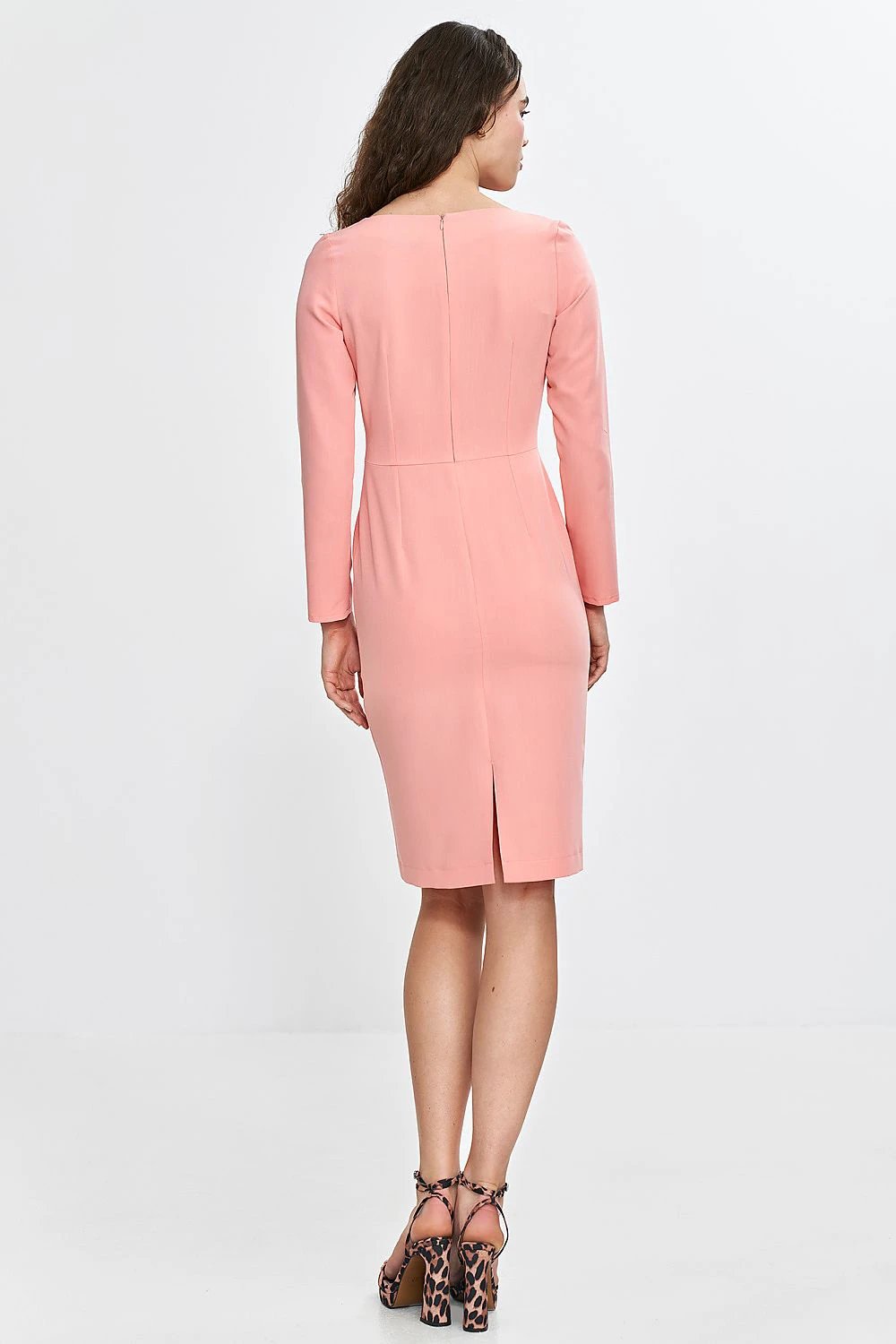 Nife Daydress - Elegant Fitted Dress Emphasizing Feminine Silhouette with Boat Neckline and Long Sleeves for Timeless Style by Nife