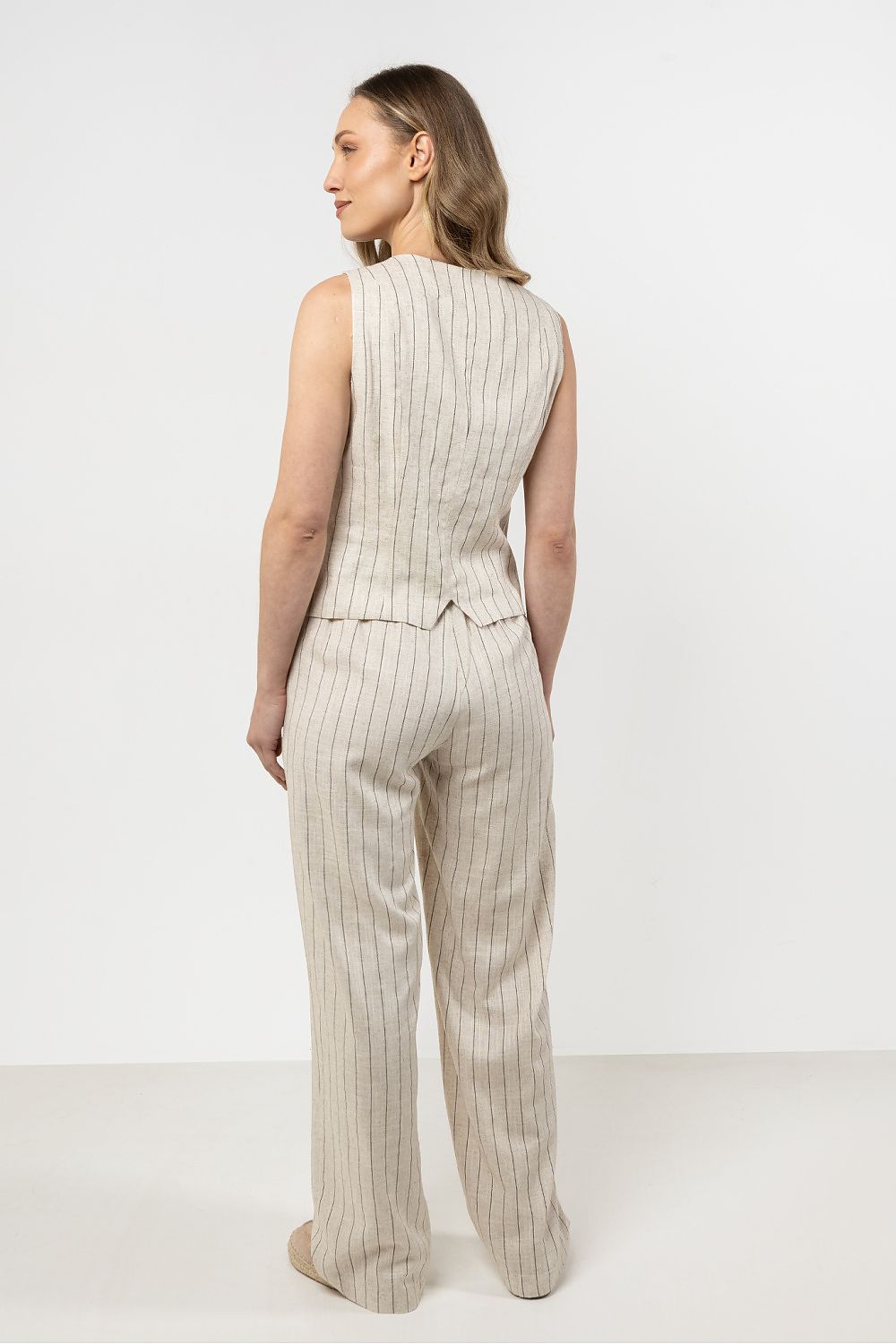 Gilet model 212179 awama