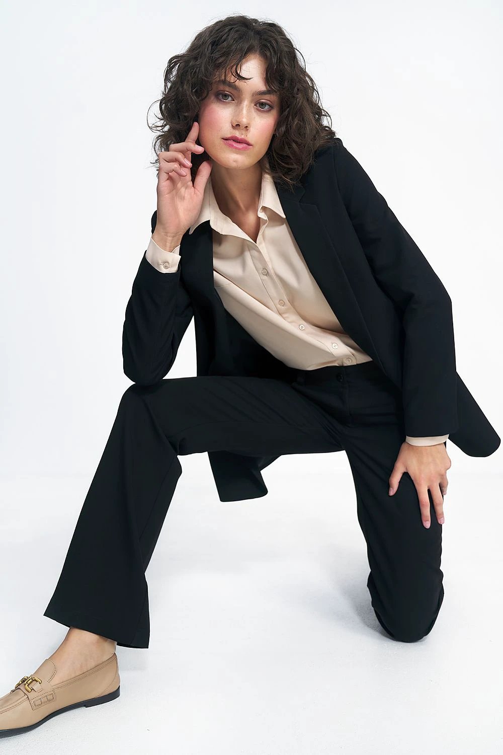 Nife Women's Blazer - Elegant Classic Cut with Lining for Versatile Office and Casual Outfits by Nife