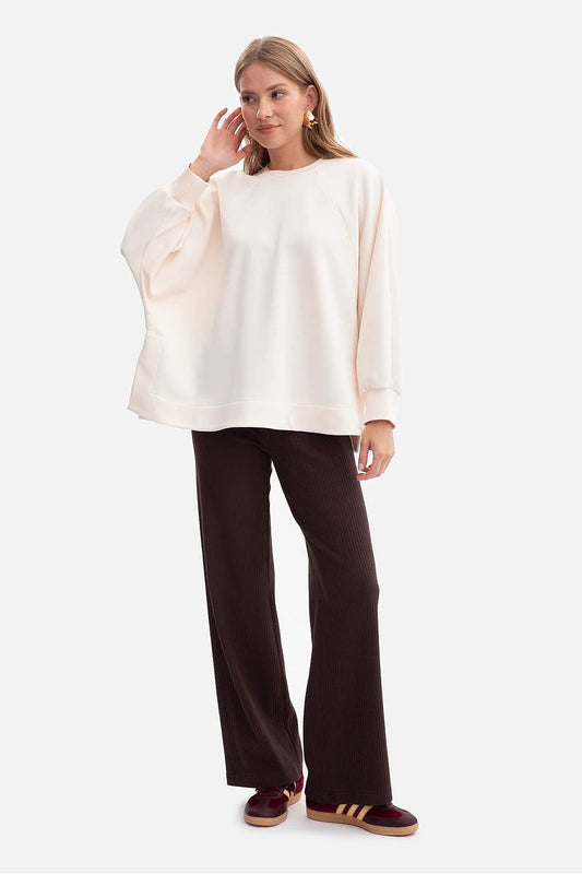 BeWear Oversized Women's Round Neck Sweatshirt - Comfortable, Soft Fabric for Everyday Wear by BeWear