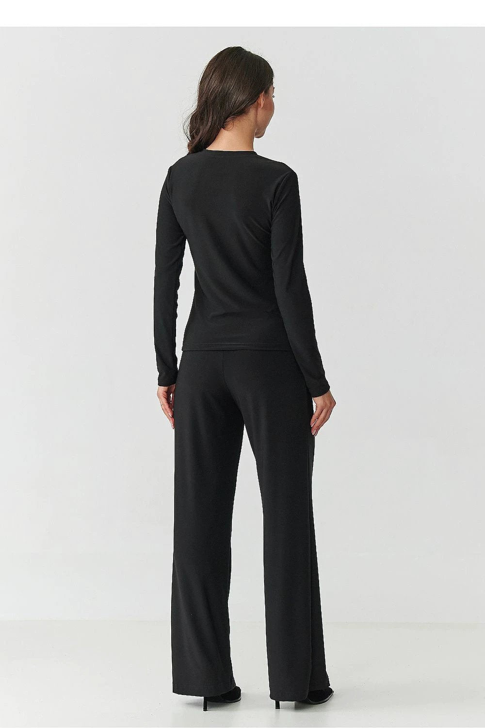 Makadamia Black Women's Set - Elegant Comfort and Timeless Style with Wide-Legged Trousers by Makadamia