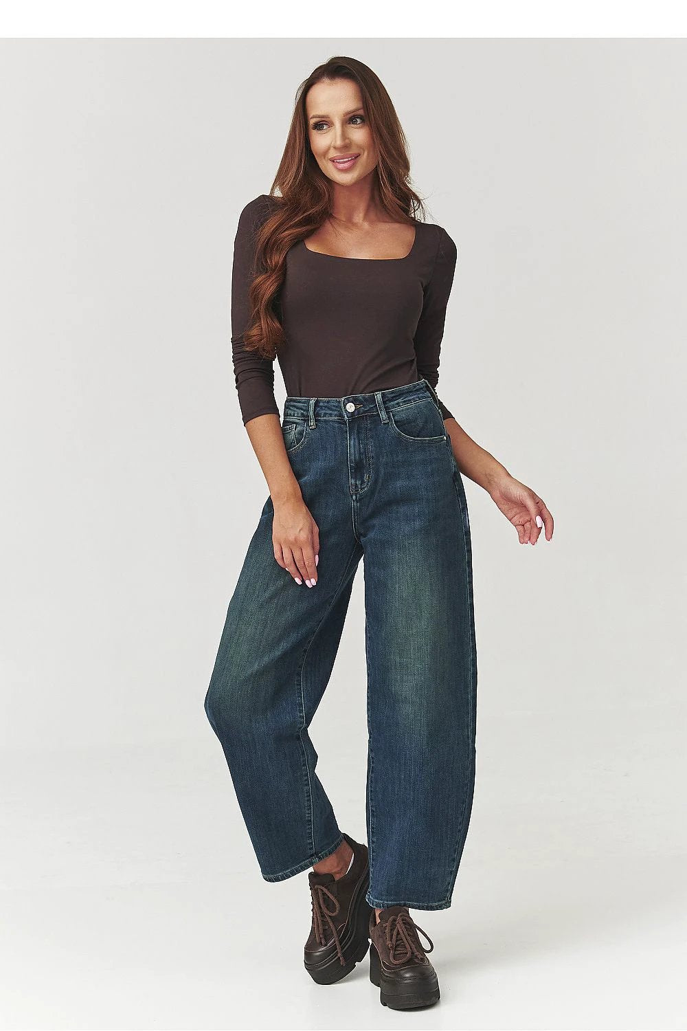 Makadamia Women's Jeans Makadamia - High-Waisted, Loose Fit, Navy Blue Denim for Everyday Wear by Makadamia