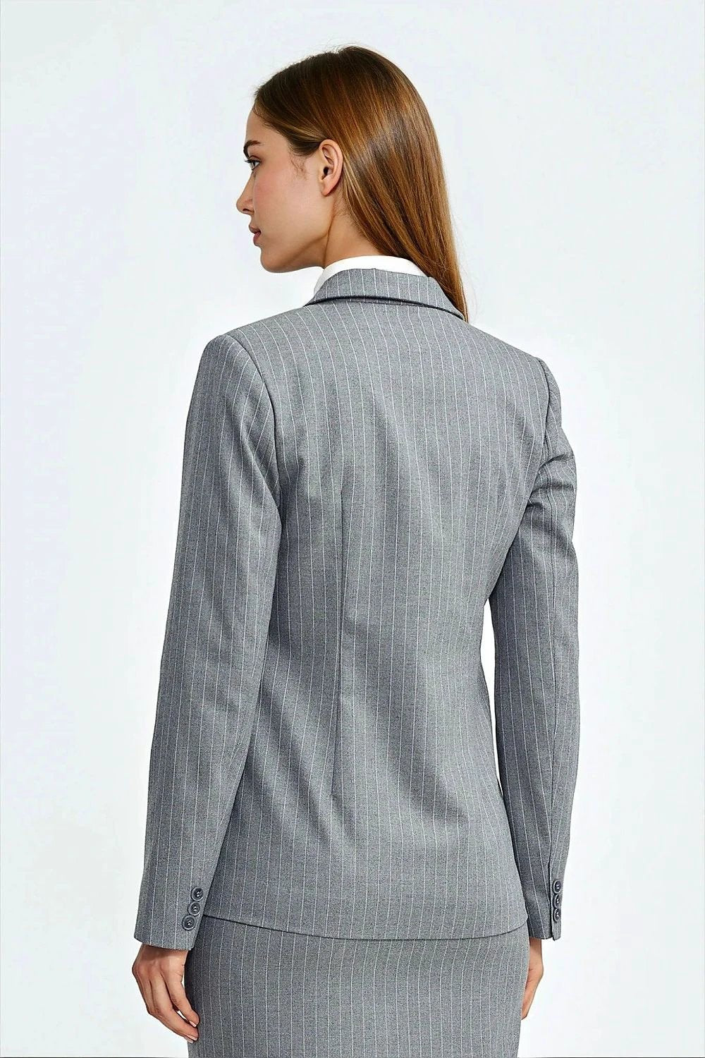 Nife Women's Fitted Blazer - Elegantly Accentuates Your Silhouette With Classic Lapel Collar And Shoulder Pads by Nife