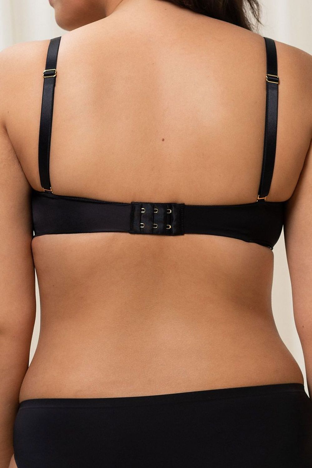 Smooth Padded Underwire Bra — product view 3