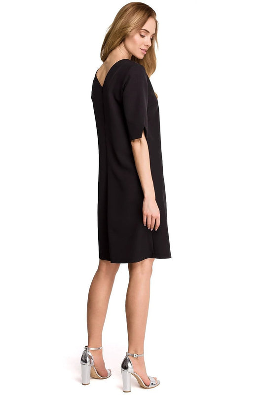 Stylove Daydress Model 116642 - Elegant Minimalist Design with Back Neckline and Delicate Sleeves by Stylove