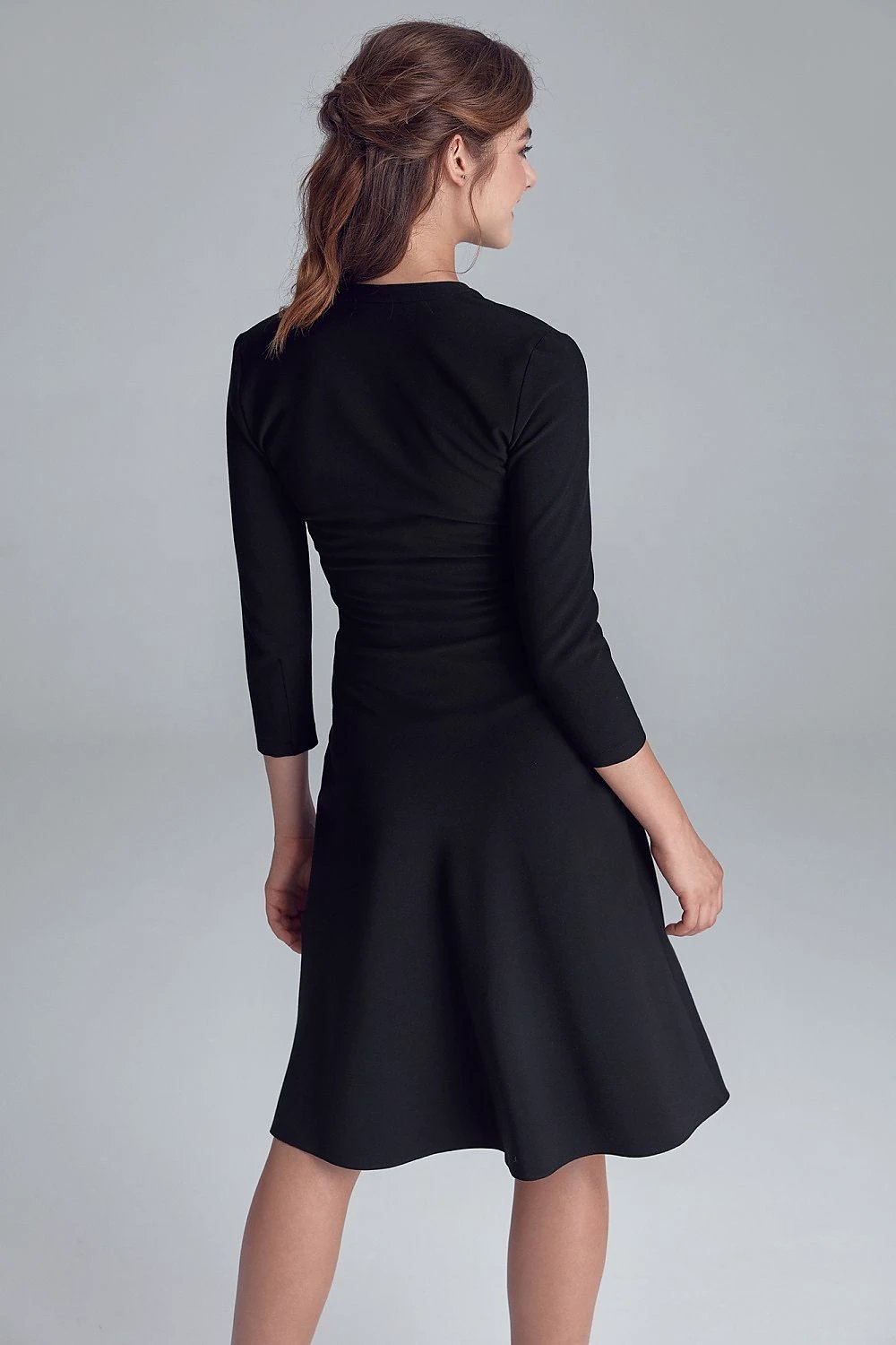 Nife Women's Daydress Model 134978 - Elegant Knee-Length Office Dress With 3/4 Sleeves For Autumn Winter by Nife