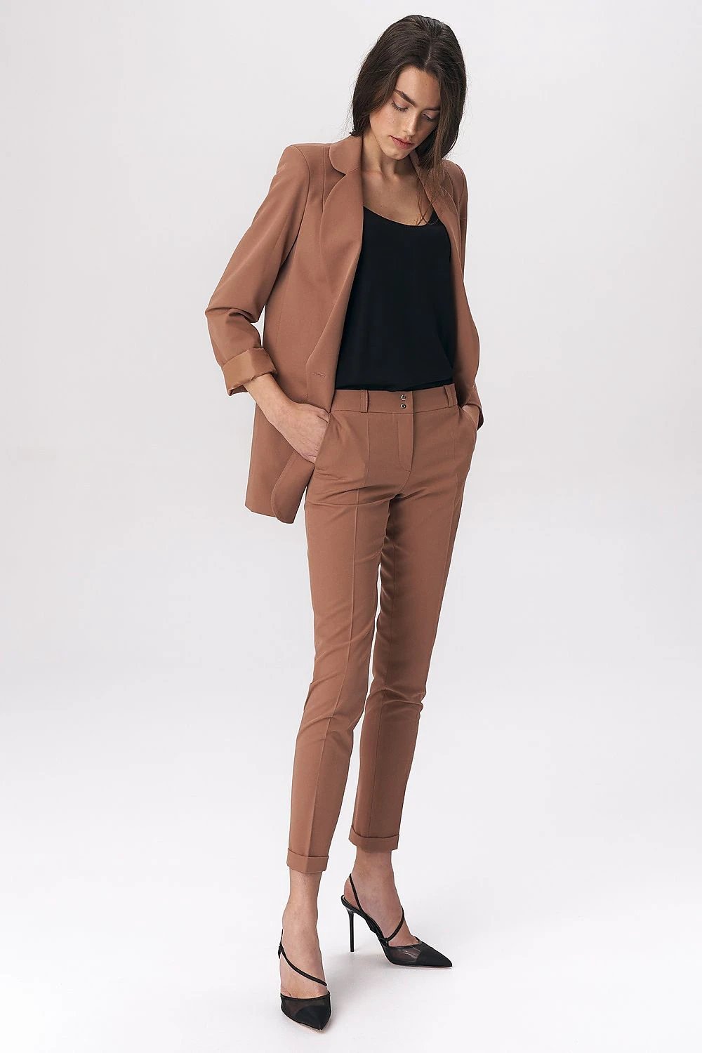 Nife Women's Caramel Press-Stud Trousers - Tailored for Feminine Shapes and Comfort Blend Fabric by Nife