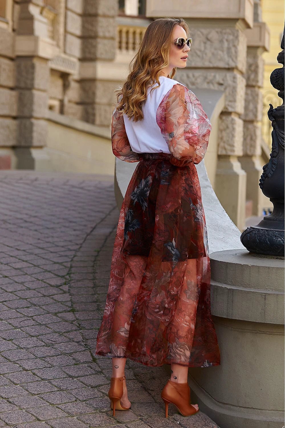 Makadamia Women's Long Skirt Model 145582 - Elegant Red Tulle Maxi Design for Versatile Feminine Outfits by Makadamia
