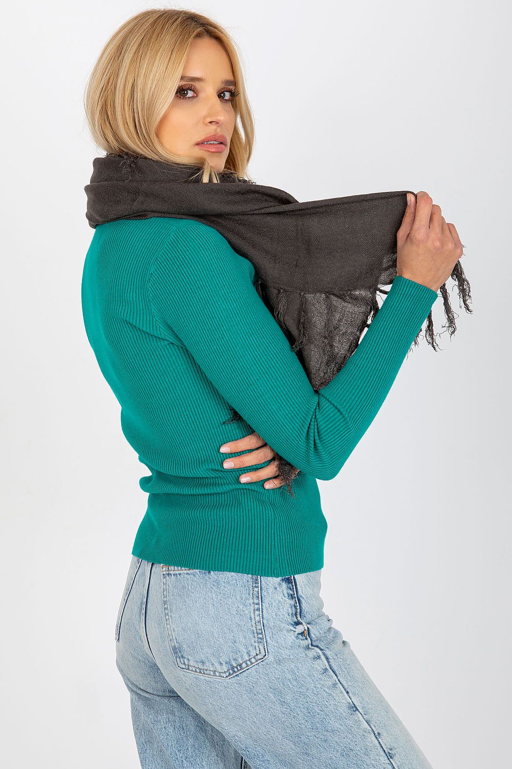 Shawl model 174881 AT