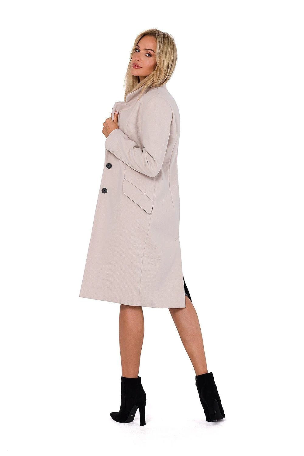 Coat Moe by Moe