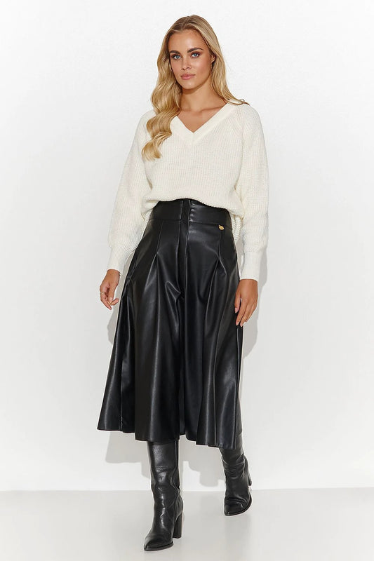 Makadamia Skirt Makadamia - Exclusive Black Midi Skirt Enhancing Feminine Silhouette with Slit and Gold Plate by Makadamia