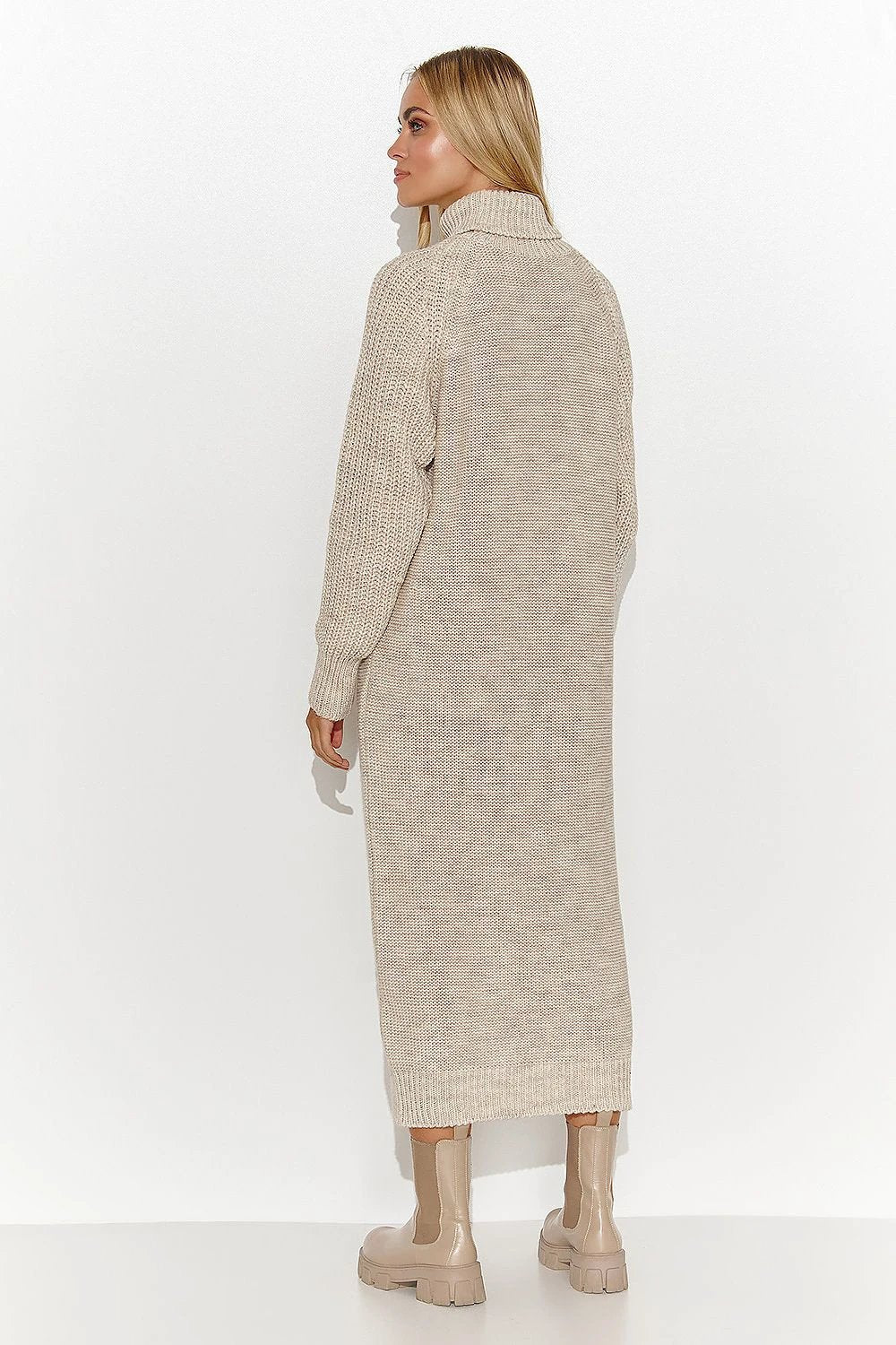 Makadamia Daydress Makadamia - Cozy Beige Sweater Dress with Turtleneck for Women by Makadamia