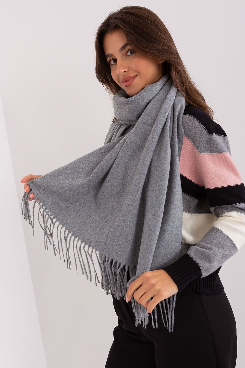 Shawl model 185894 AT