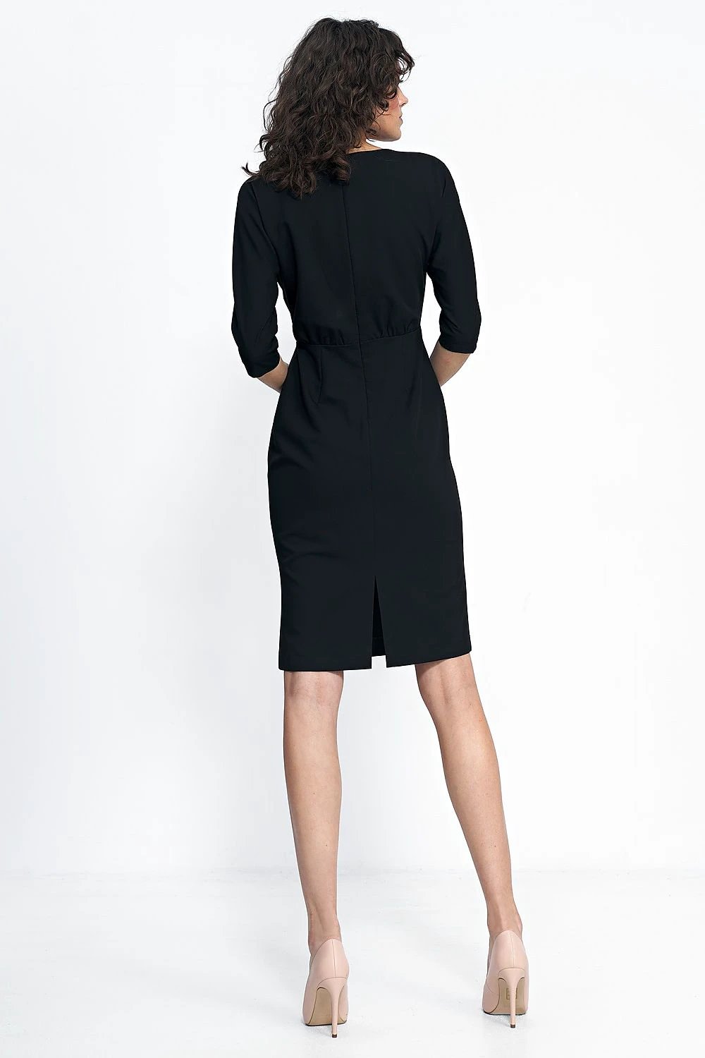 Nife Women's Evening Dress - Bold and Elegant Design with Tightly Fitted Hips and Bat-Style Sleeves for Evening Occasions by Nife