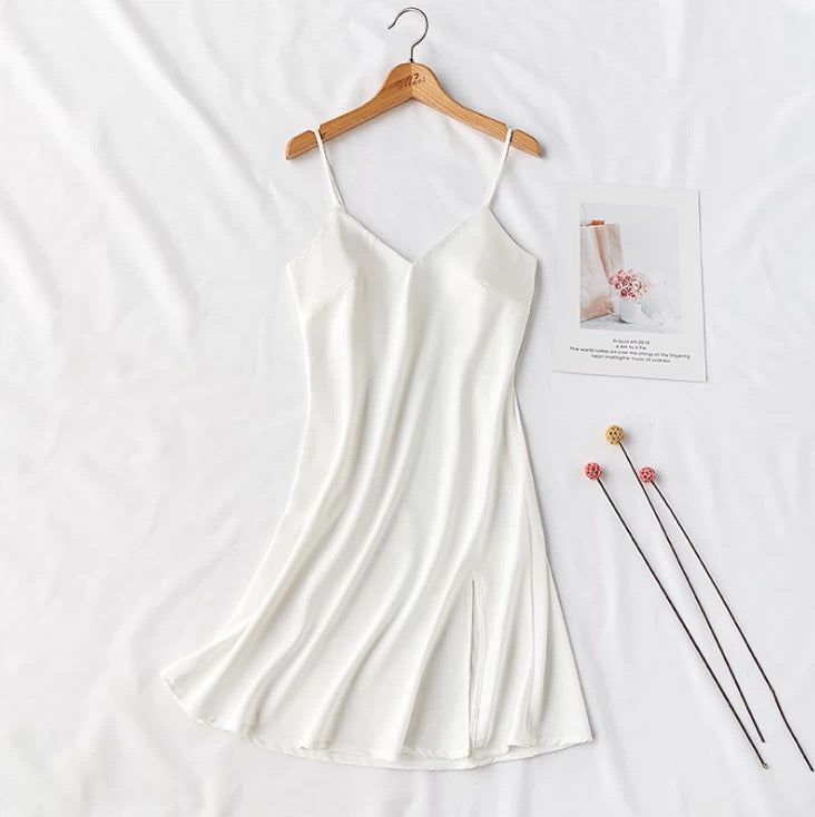 Soline Ease V-Neck Short Slip Nightdress