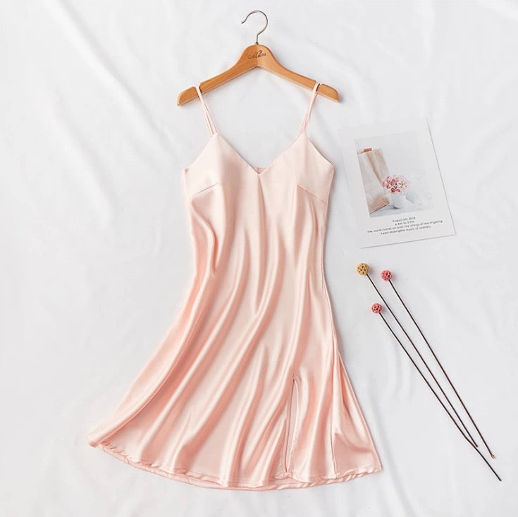 Soline Ease V-Neck Short Slip Nightdress
