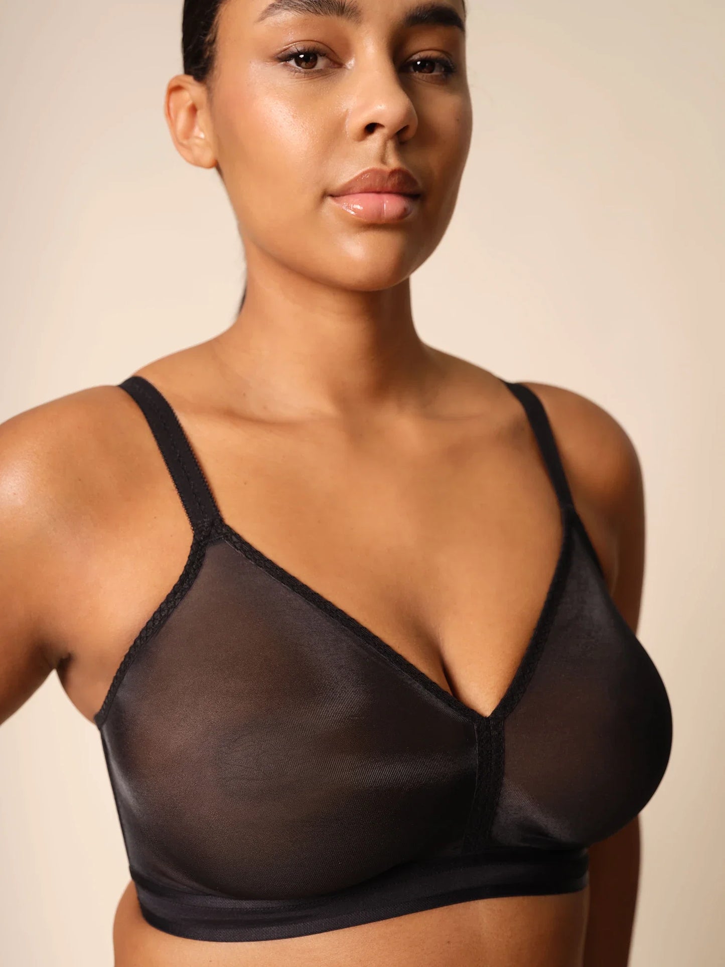 Gossard Glossies Black Sheer Molded Bralette