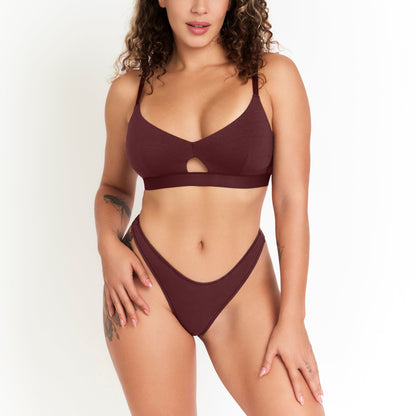 Organic Hemp Thong - Breathable Ultra-Light Fiber for Natural Everyday Comfort in Sour Cherry