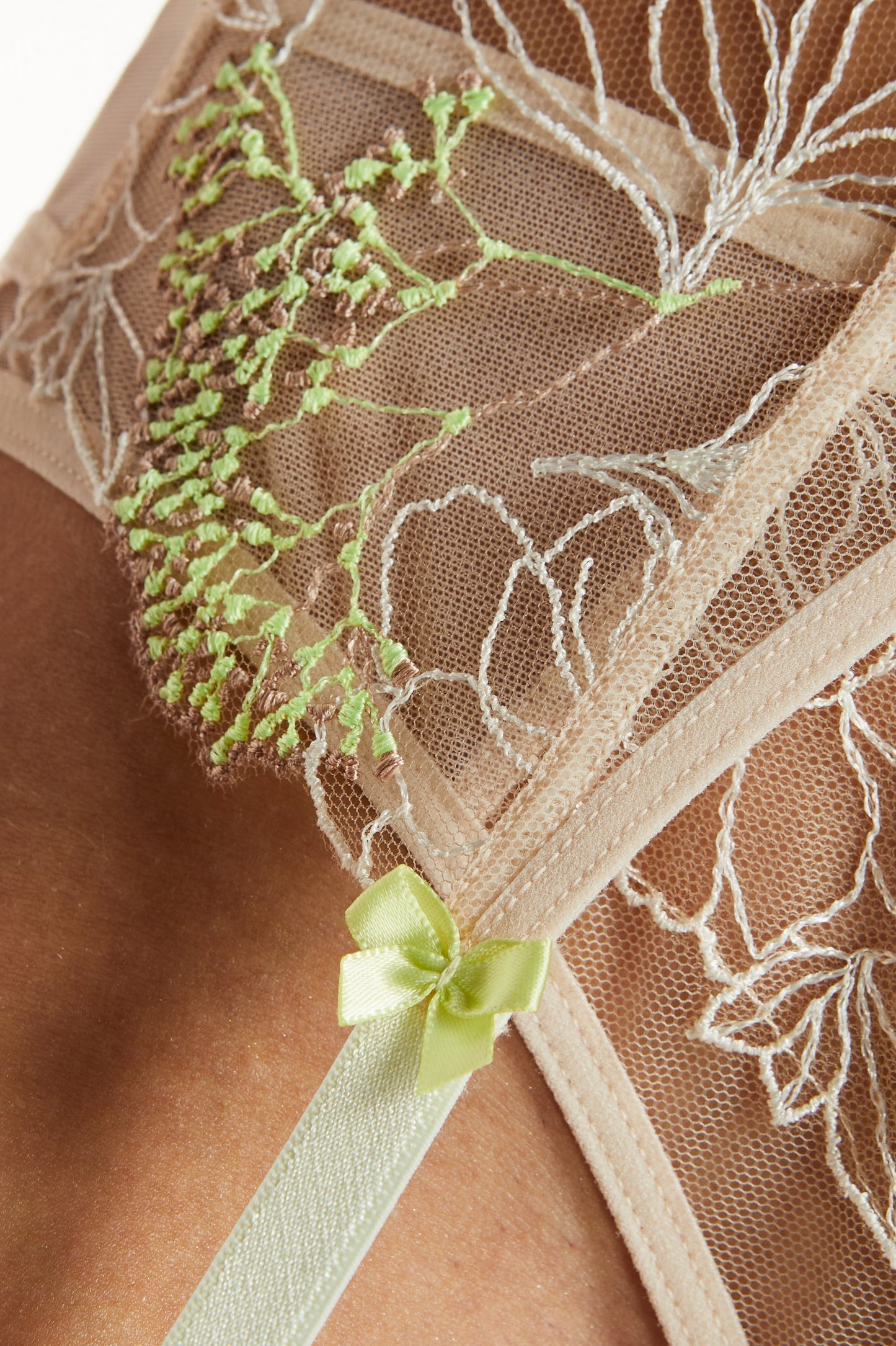 Gorteks Soleil Sheer Mesh Embroidered Garter Belt