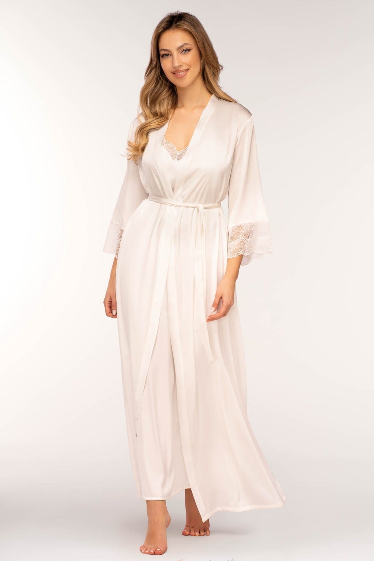 Unikat Ginny Soft Satin Long Sleeve Bathrobe
