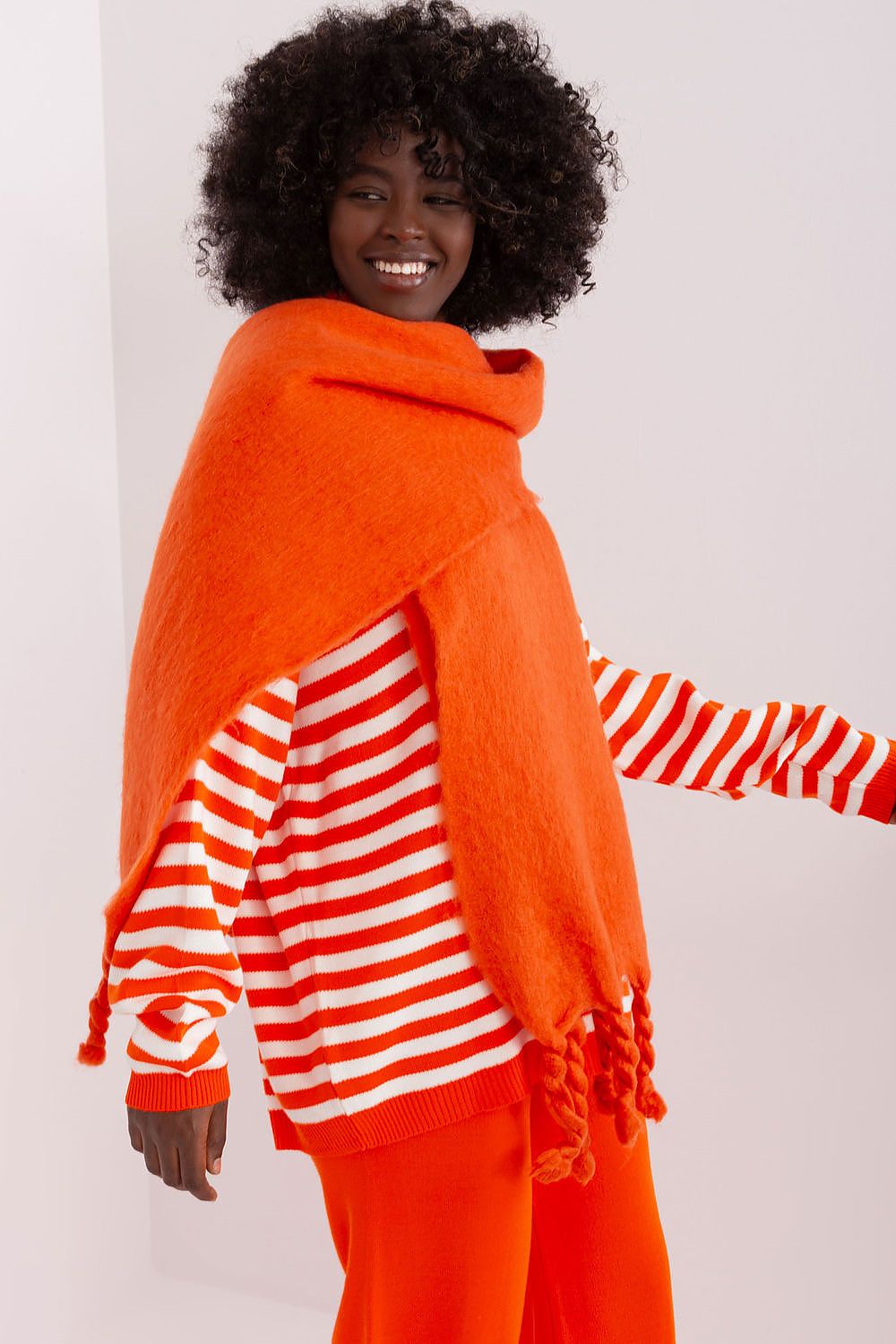  Shawl model 190587 AT 