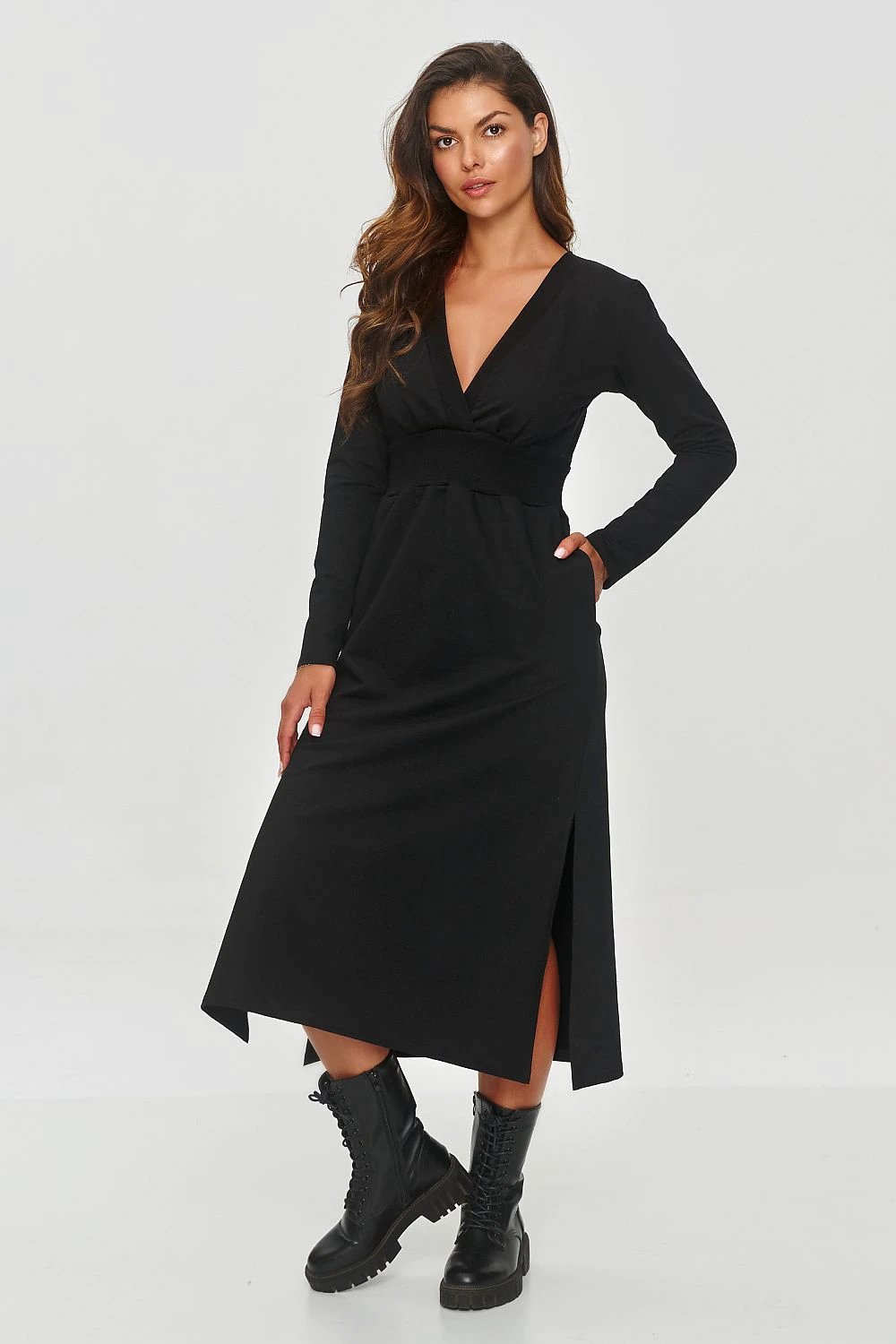 Makadamia Black Daydress - Comfortable Midi Length with Elastic Fit and Elegant Wrap Neckline by Makadamia