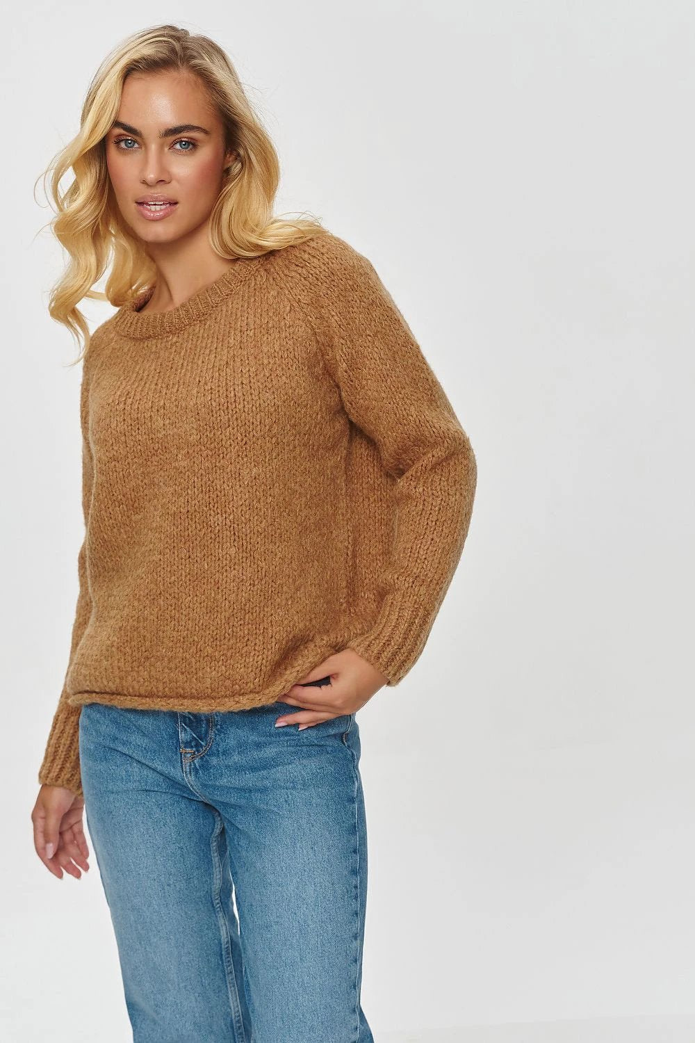 Makadamia Women's Jumper - Soft Acrylic Blend for Warm Comfort and Elegant Style by Makadamia