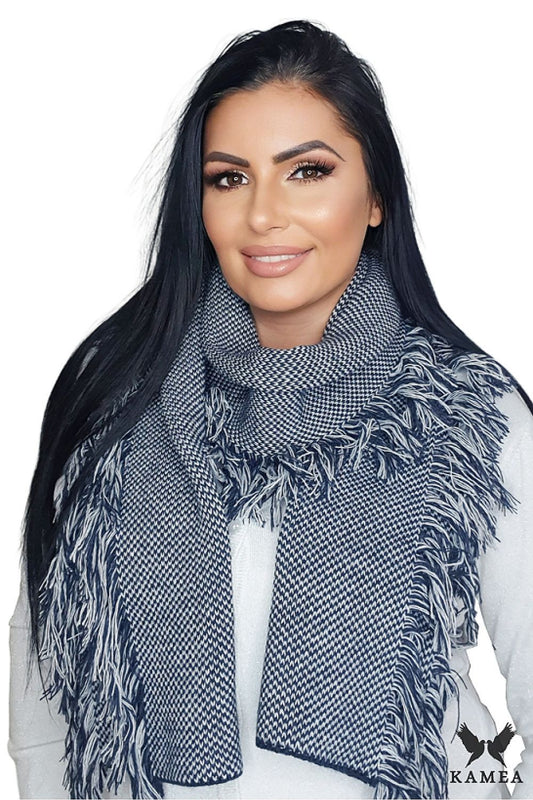 Shawl model 205623 Kamea