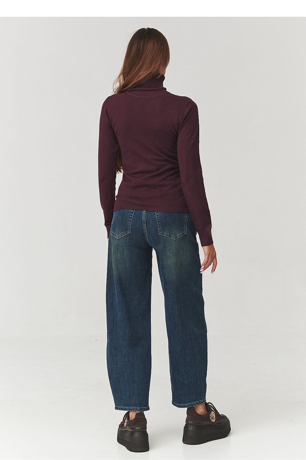 Turtleneck Makadamia by Makadamia