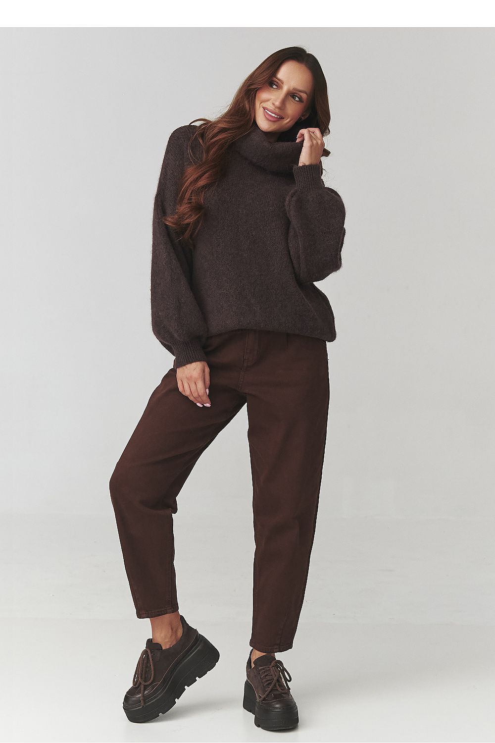 Turtleneck Makadamia by Makadamia
