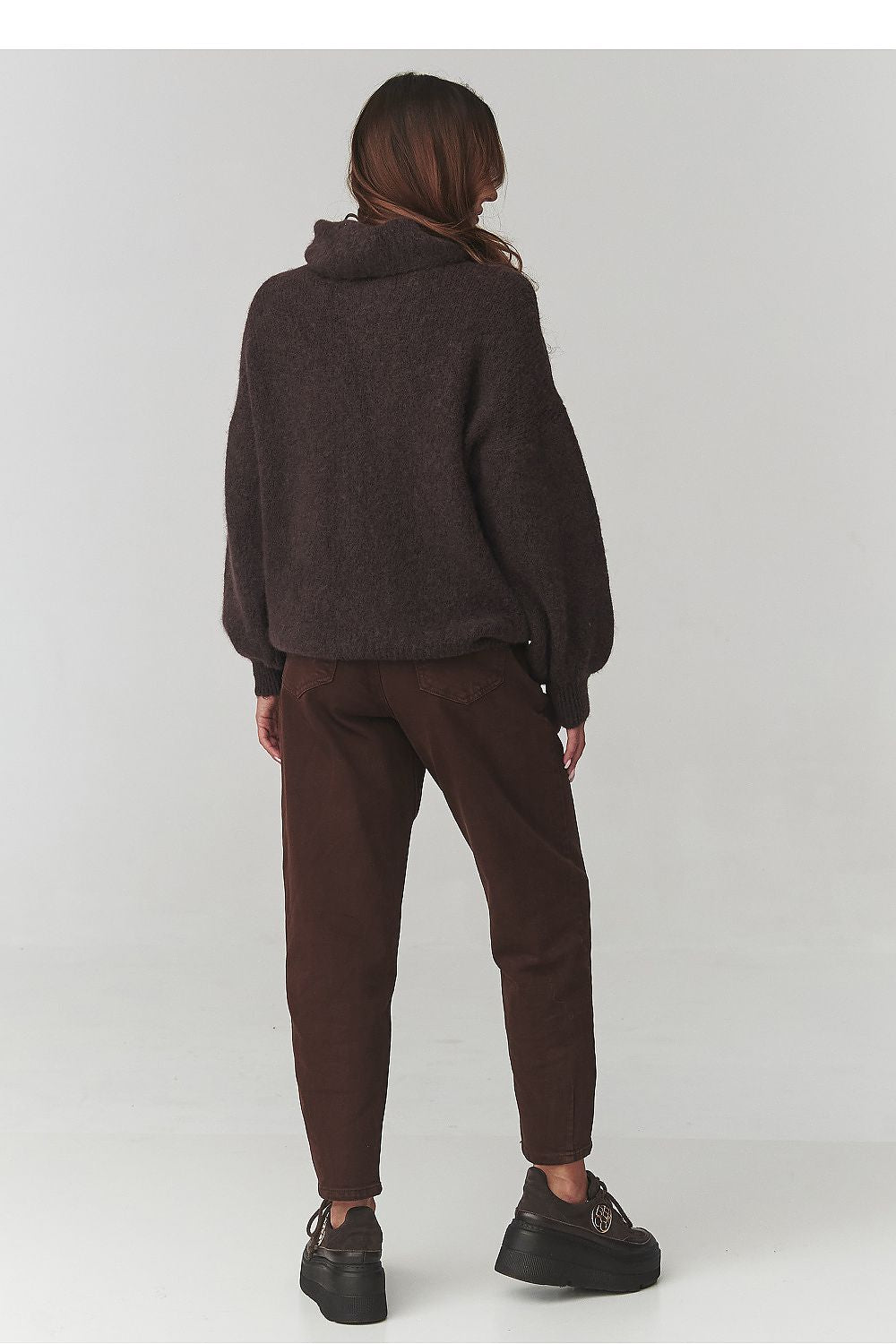 Turtleneck Makadamia by Makadamia