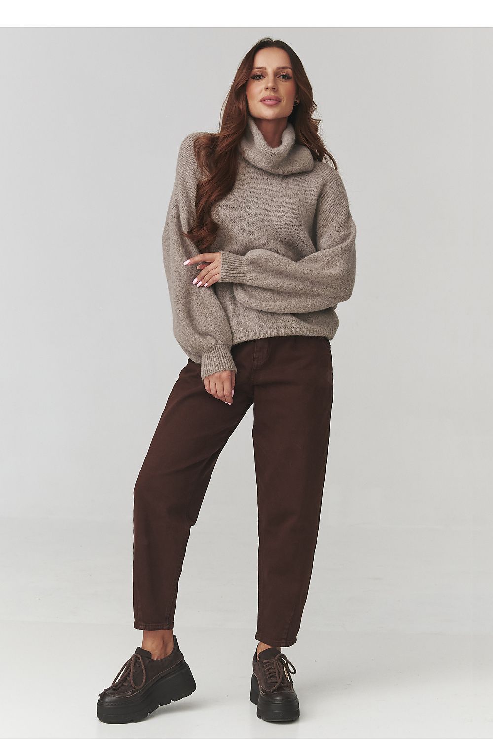 Turtleneck Makadamia by Makadamia