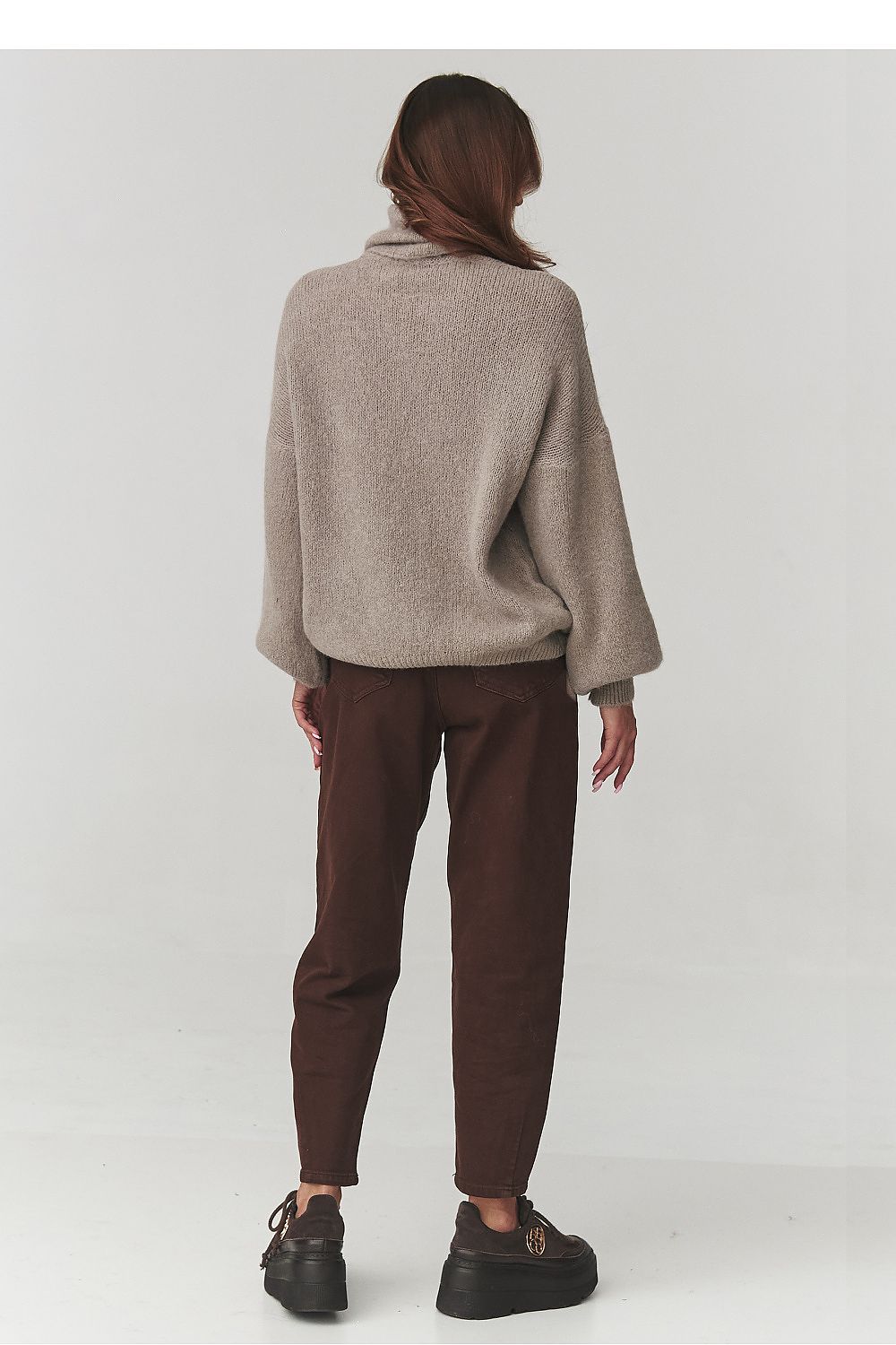 Turtleneck Makadamia by Makadamia