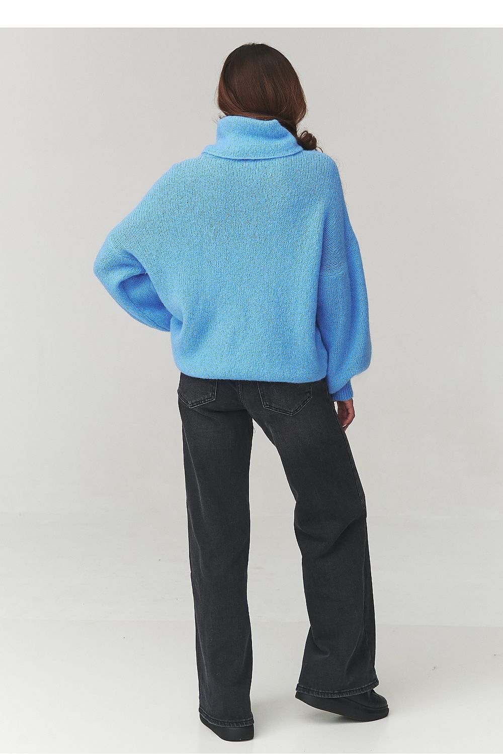 Turtleneck Makadamia by Makadamia