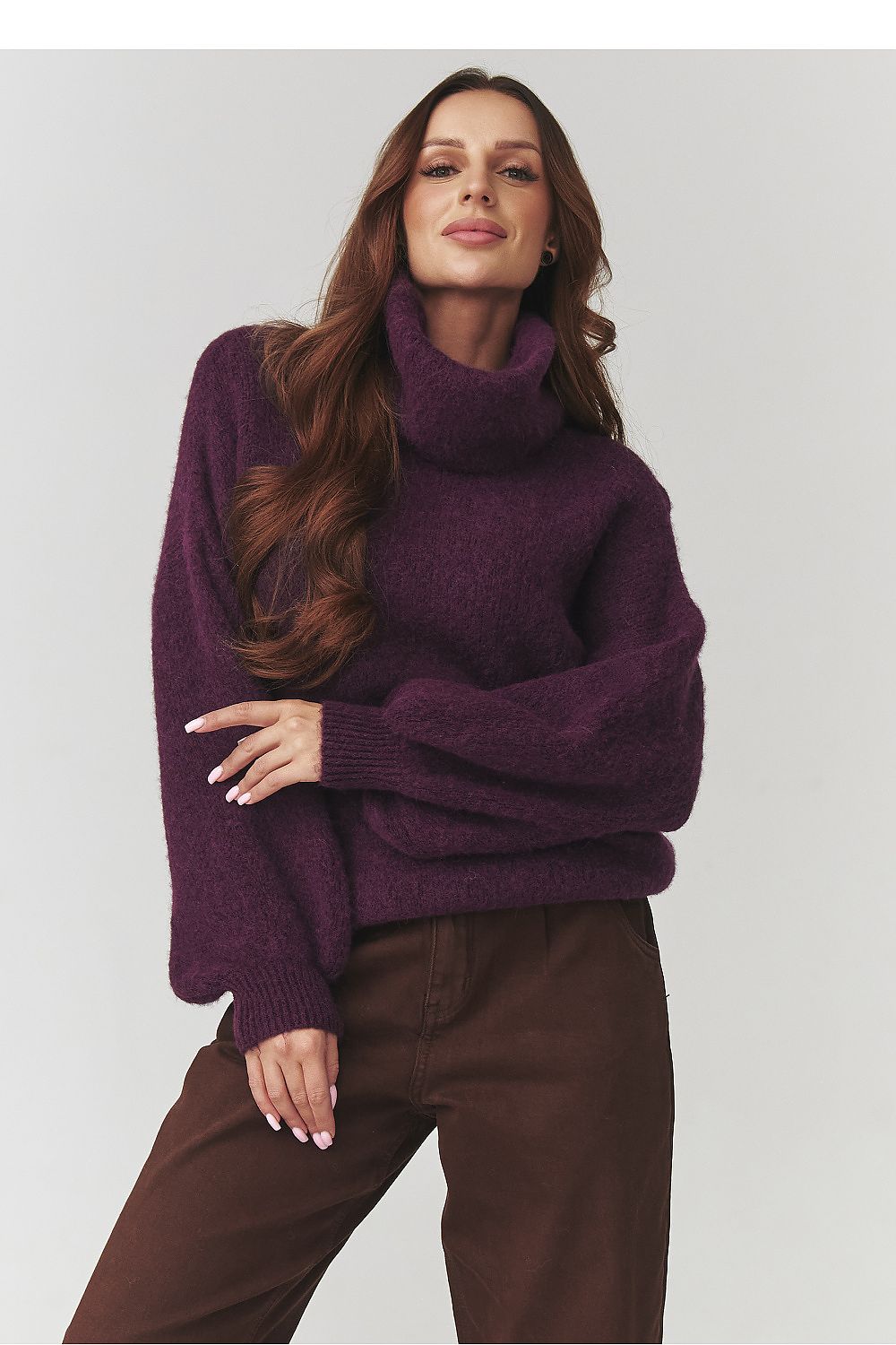 Turtleneck Makadamia by Makadamia