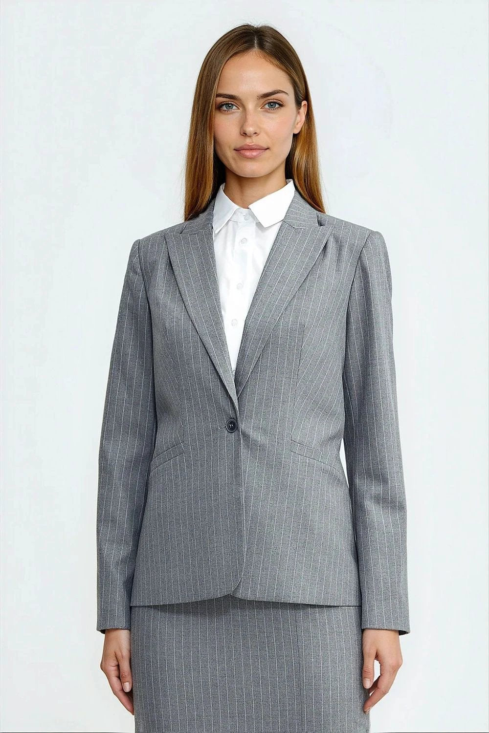 Nife Women's Fitted Blazer - Elegantly Accentuates Your Silhouette With Classic Lapel Collar And Shoulder Pads by Nife