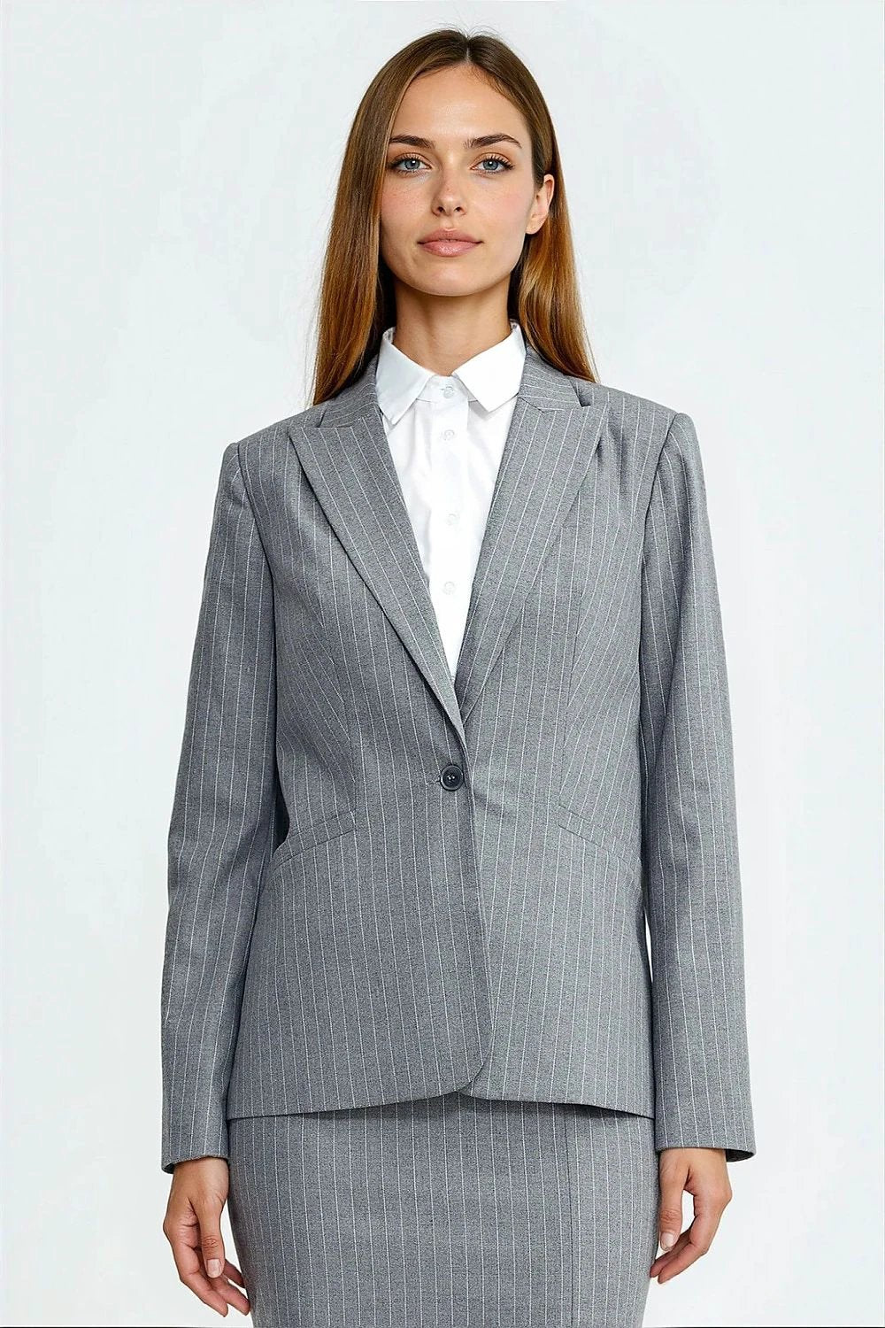 Nife Women's Fitted Blazer - Elegantly Accentuates Your Silhouette With Classic Lapel Collar And Shoulder Pads by Nife